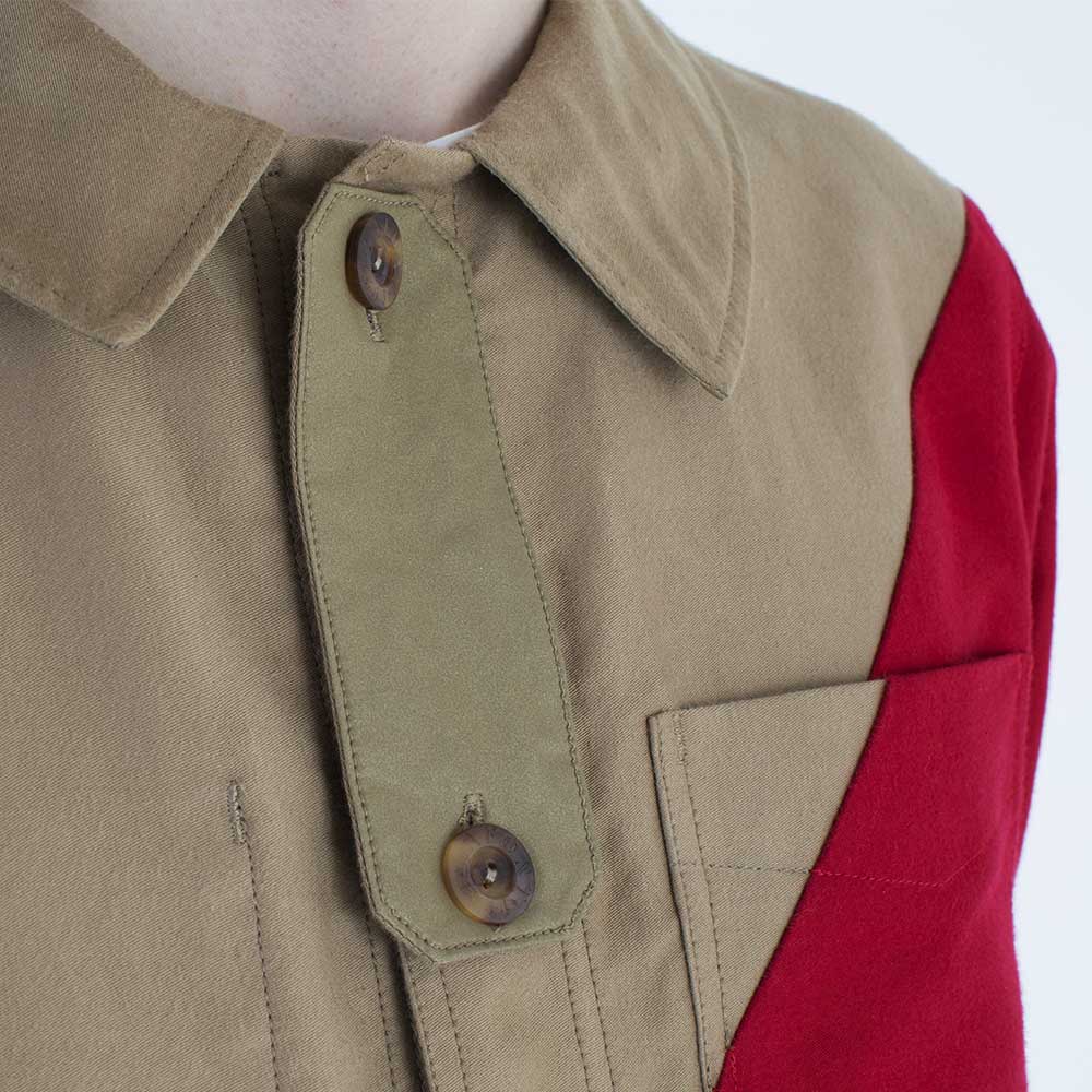 Zoom avant sur la veste Camocat Castelbajac x Lafont 1844