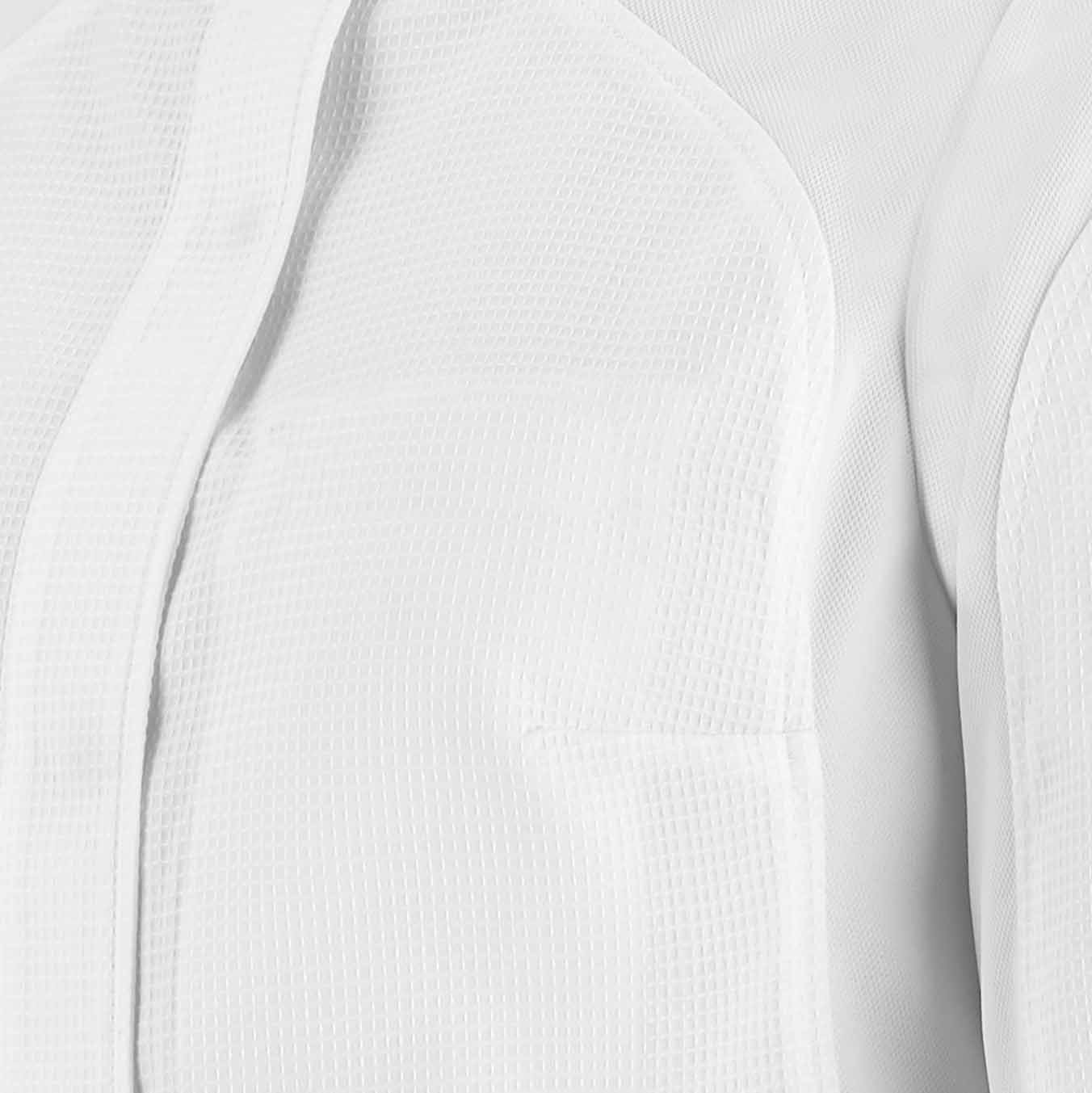 Zoom poitrine Veste EMULSION femme blanche.