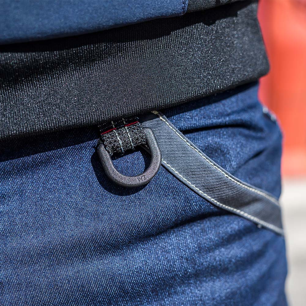 Zoom sur accessoire du pantalon de travail RULER.LJ en jean