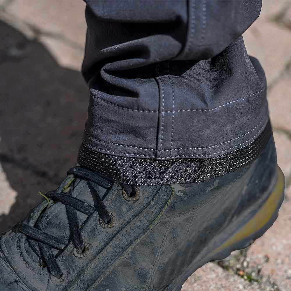 Zoom pied Pantalon RULER homme charcoal noir.